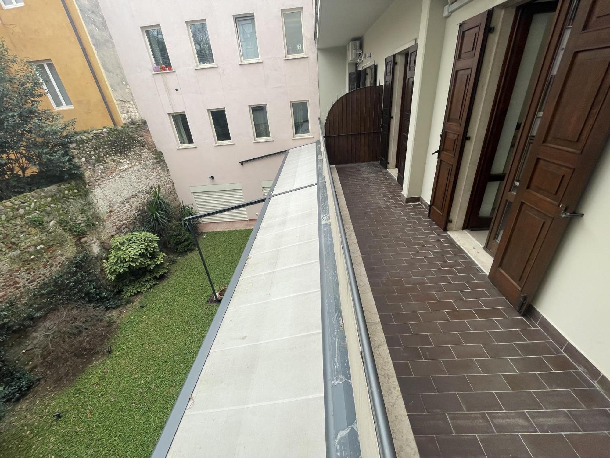 Valle 11 Verona Luaran gambar