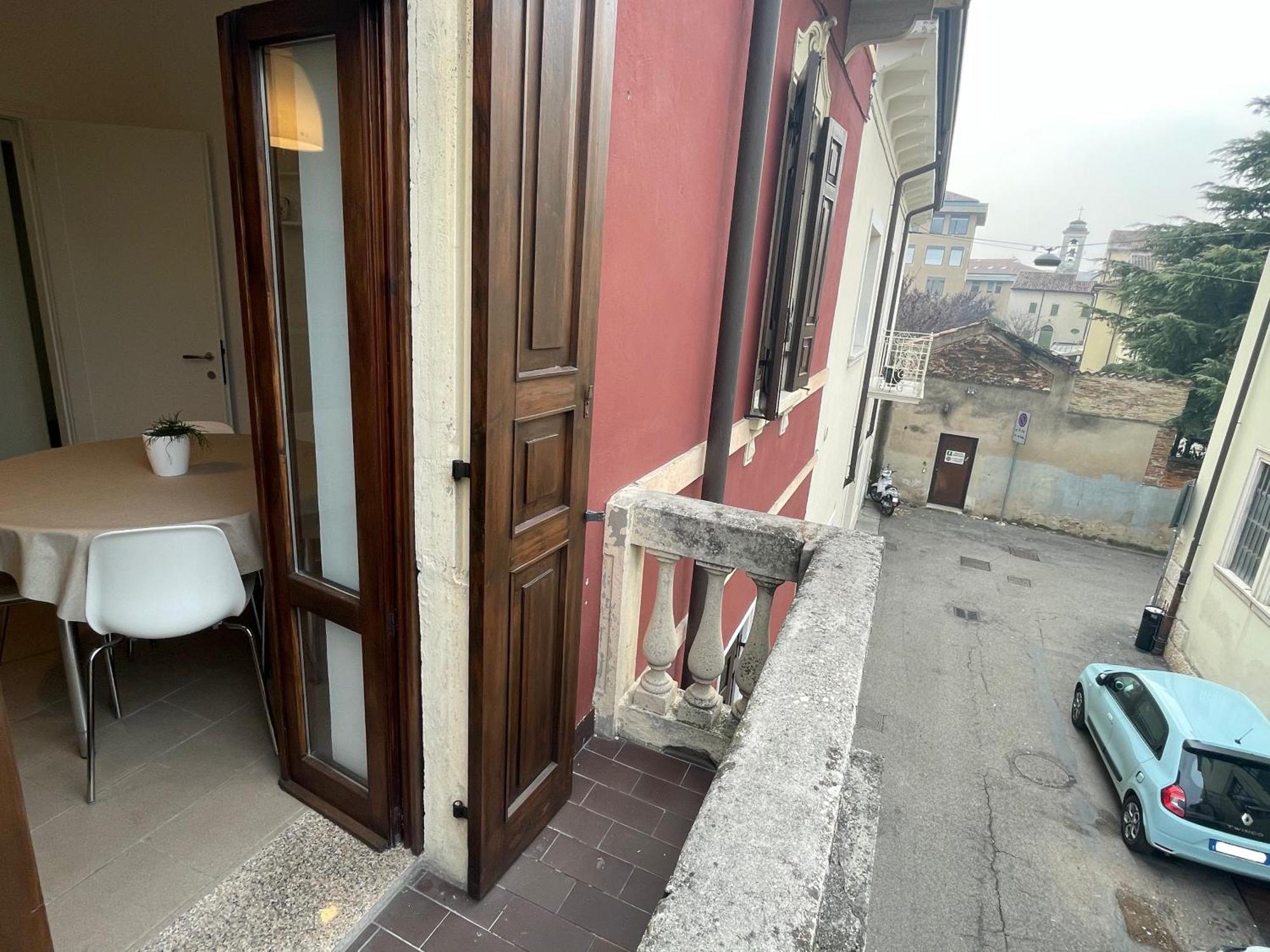 Valle 11 Verona Luaran gambar
